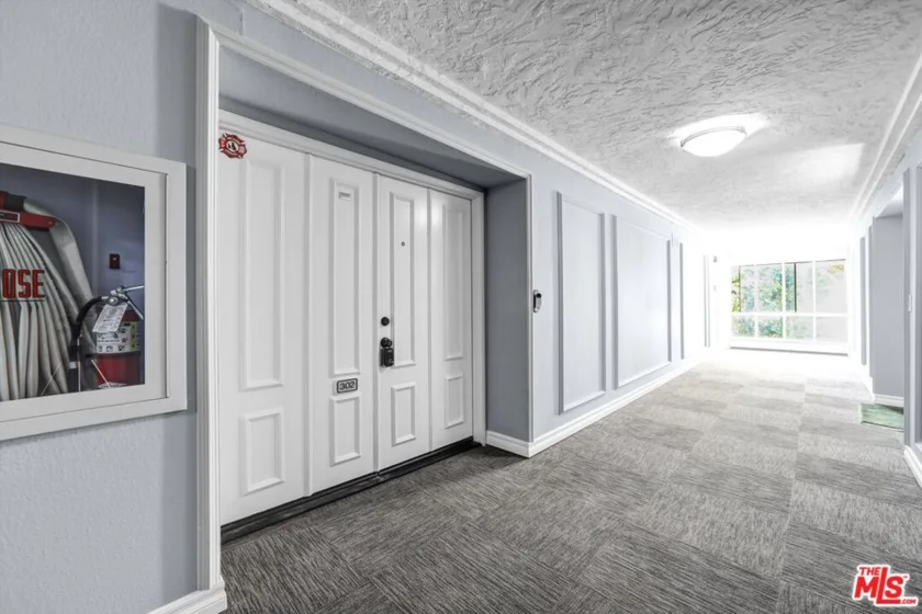 9025 Keith Avenue #302 photo 30
