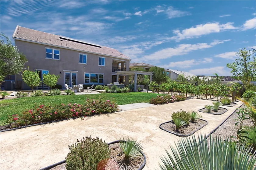 39789 Larkspur photo 18