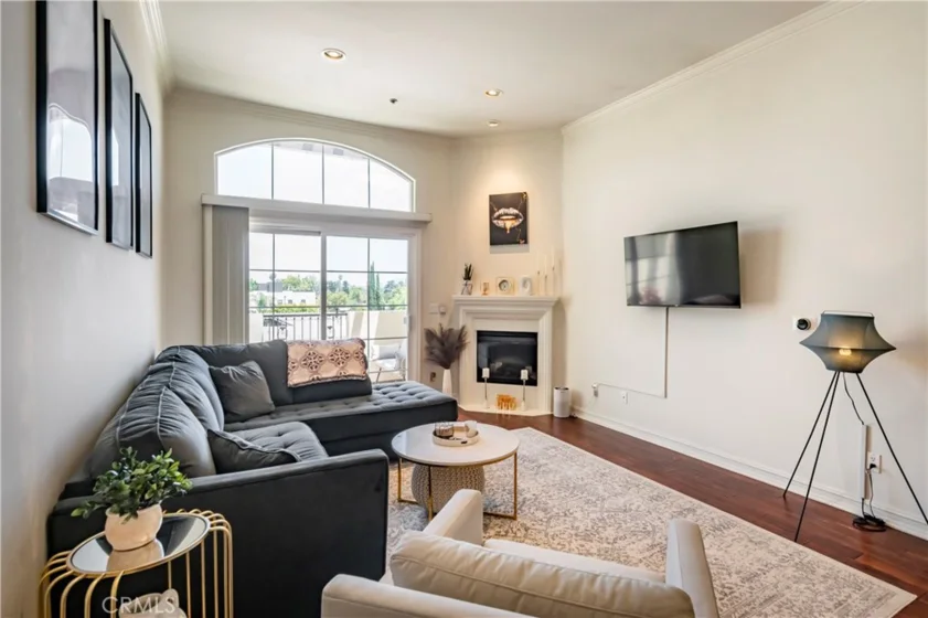 14242 Burbank #307 photo 2