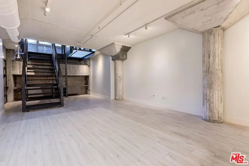 530 S Hewitt Street #126 photo 25