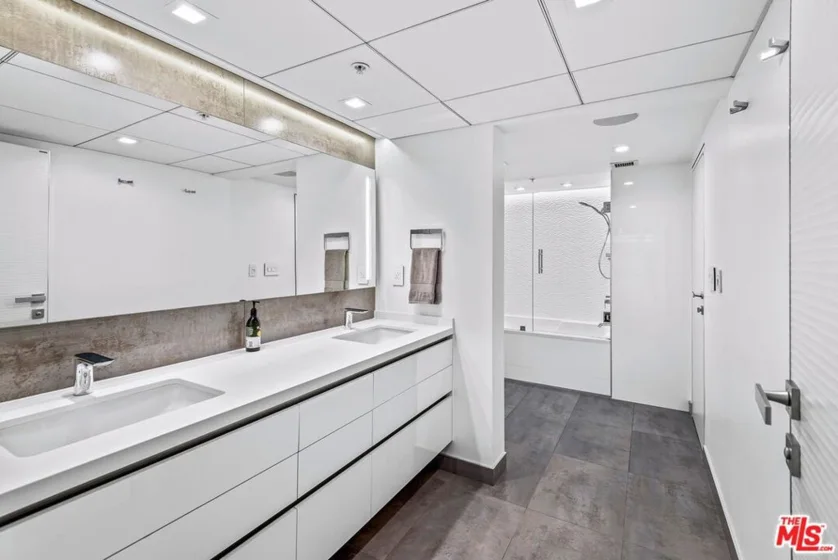 13700 Marina Pointe Drive #617 photo 14
