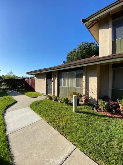 500 Debra Place photo 1