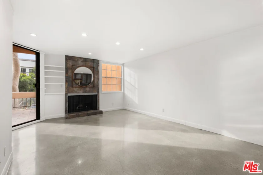 740 N Kings Road #102 photo 10