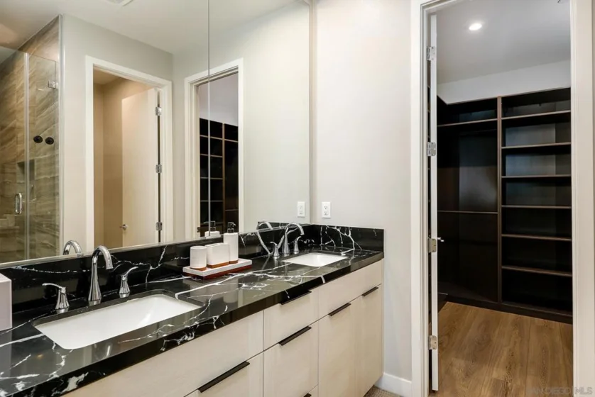 2641 Everly Drive photo 4