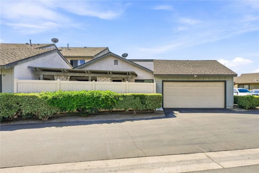 1471 S Walnut photo 3