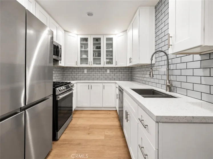 2452 Chelsea Place #M photo 6