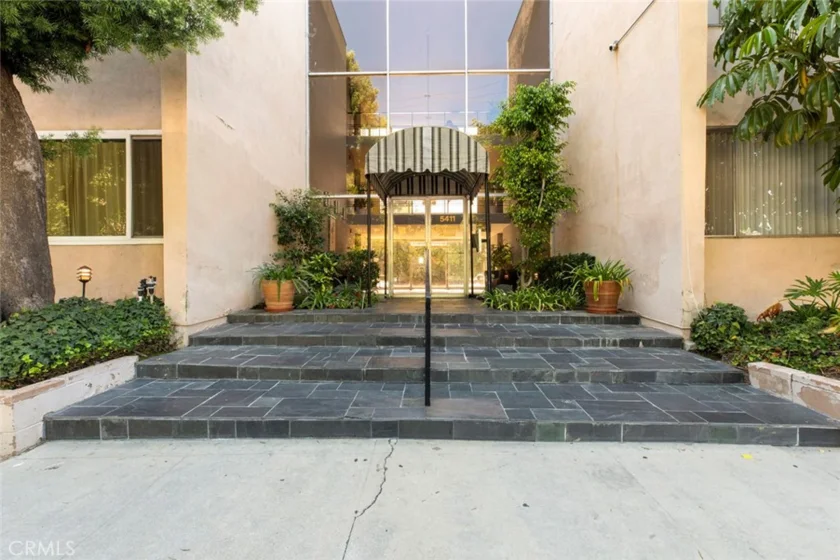 5411 Tyrone Avenue #203 photo 41
