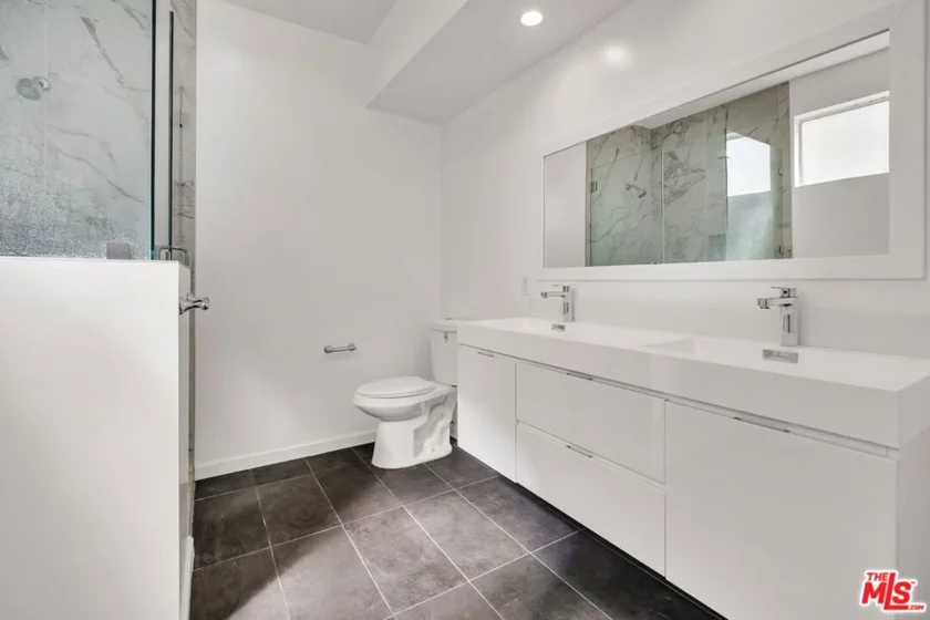 1164 Wellesley Avenue #204 photo 22