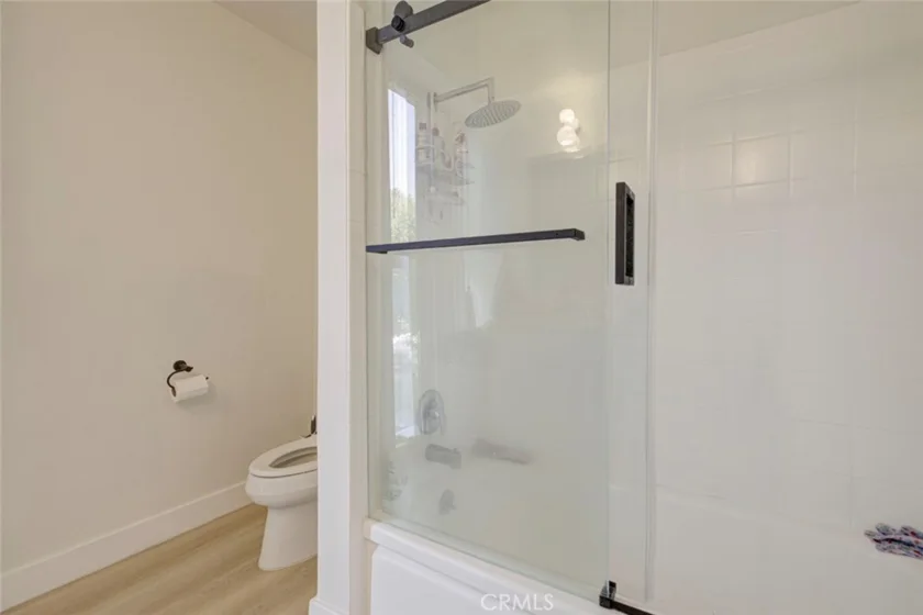 5411 Tyrone Avenue #203 photo 24