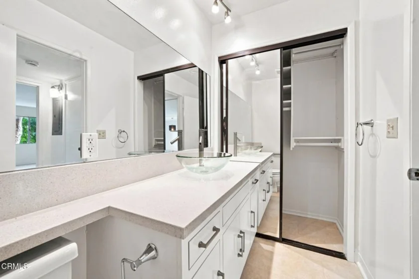 420 S Madison Avenue #204 photo 28