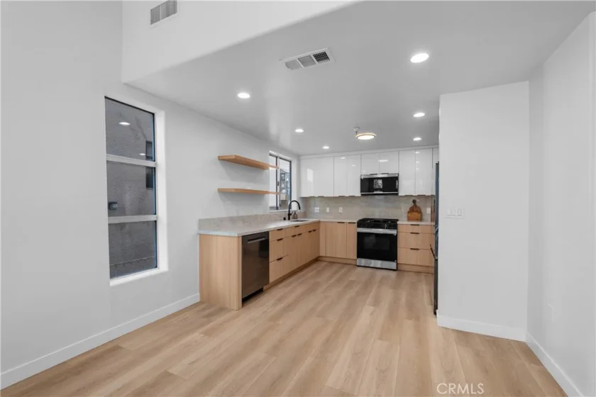 13440 Moorpark Street #101 photo 9