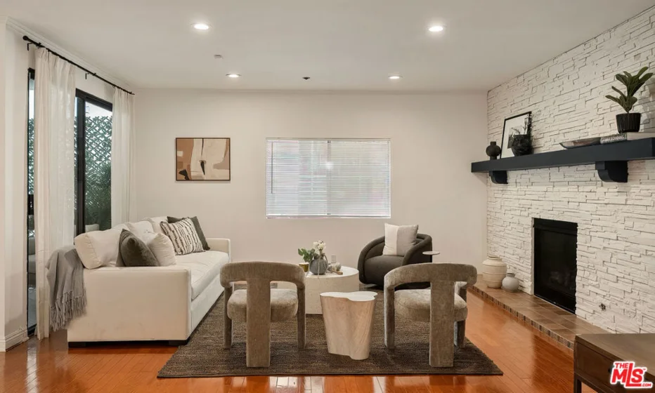 621 S Barrington Avenue #110 photo 21