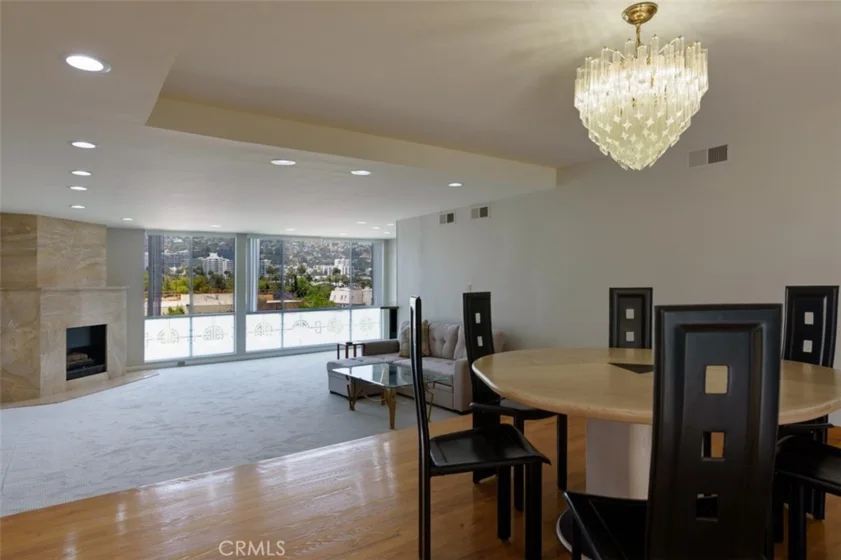 441 N Oakhurst #604 photo 3