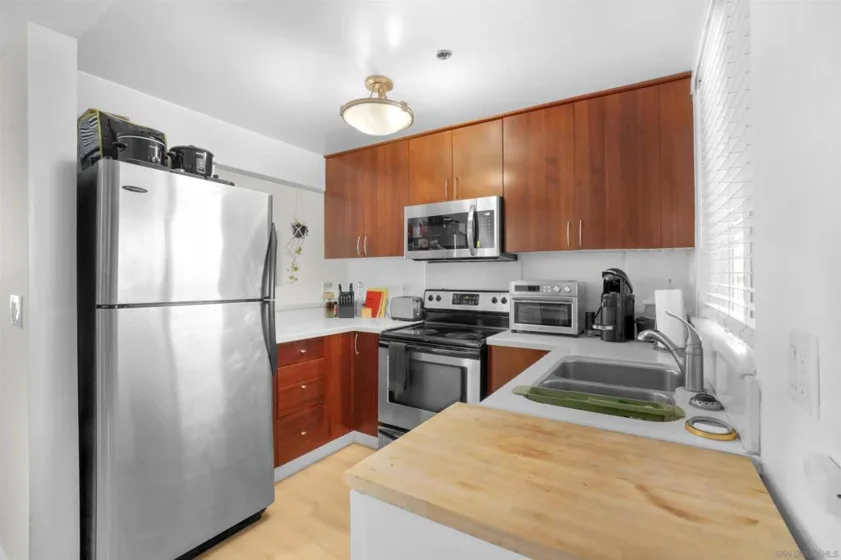 2828 University Avenue #406 photo 7