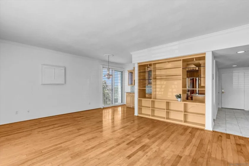 2410 Albatross Street #9 photo 6