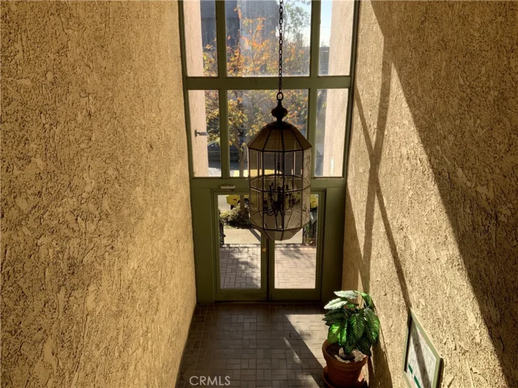 409 Burchett #220 photo 5