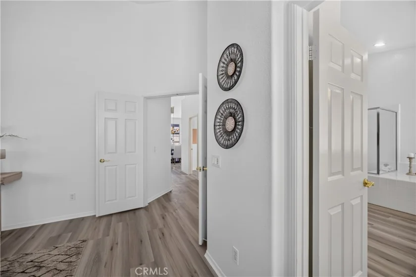 40221 Colony photo 26