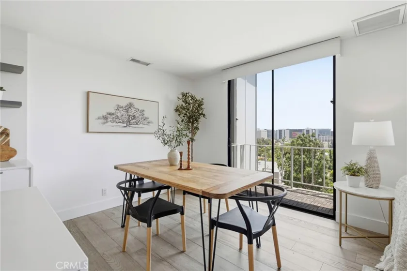 100 S Doheny #707 photo 9