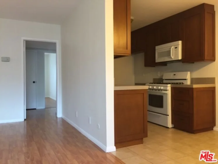 5252 Coldwater Canyon Avenue #207 photo 9