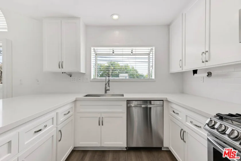 2550 S Centinela Avenue #106 photo 6