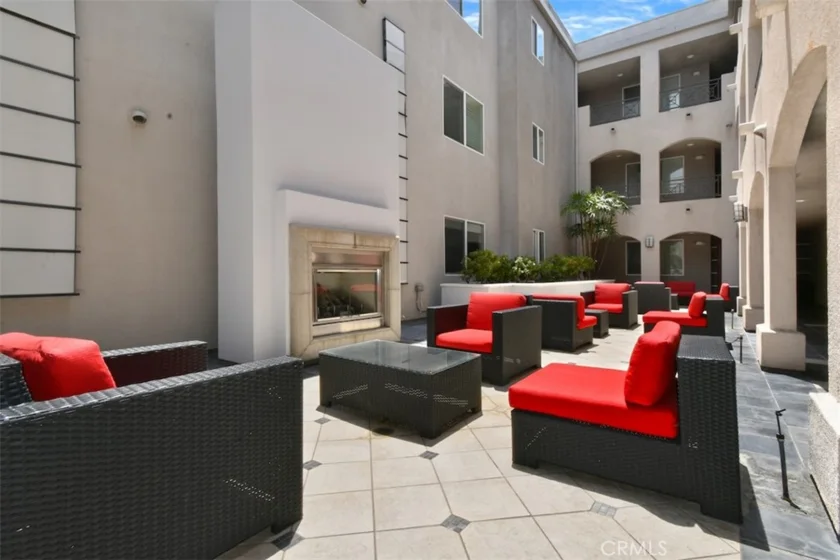 4424 Whitsett Avenue #107 photo 52