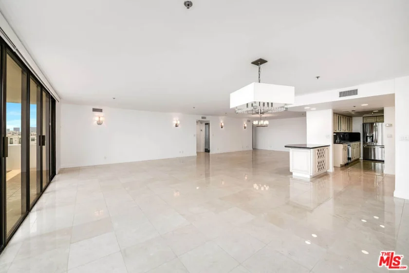 10660 Wilshire Boulevard #701 photo 17