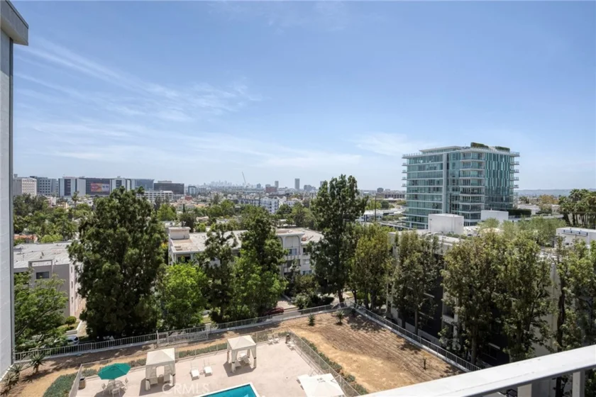 100 S Doheny #707 photo 34