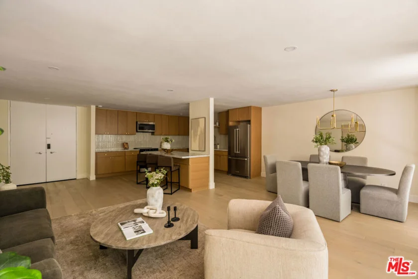848 N Kings Road #208 photo 11