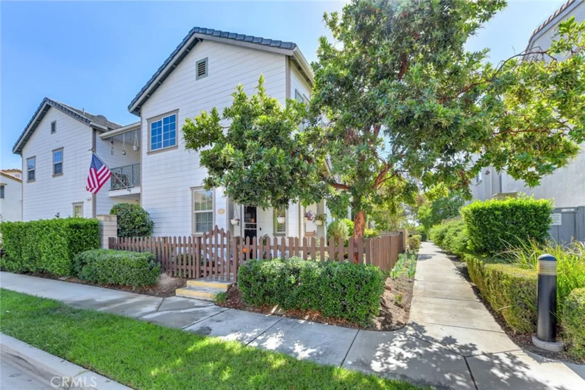 450 Merced Court photo 2