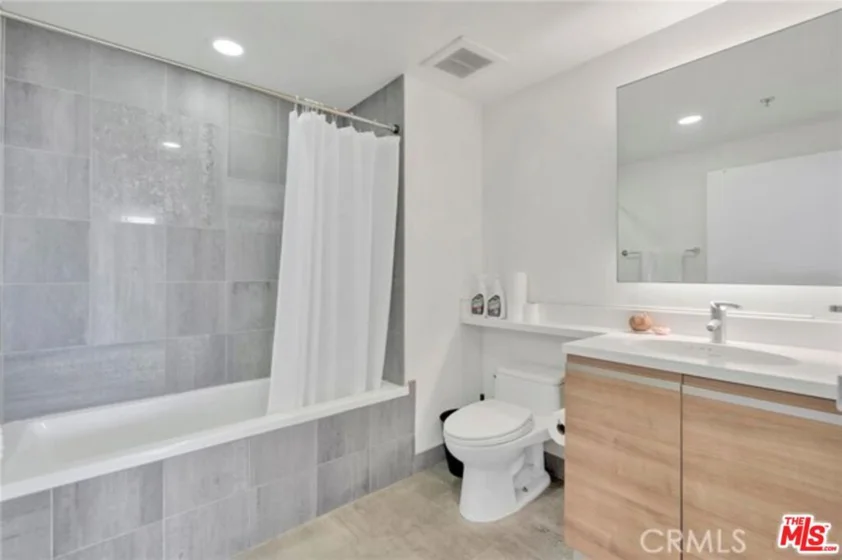 3785 Wilshire Boulevard #908 photo 10