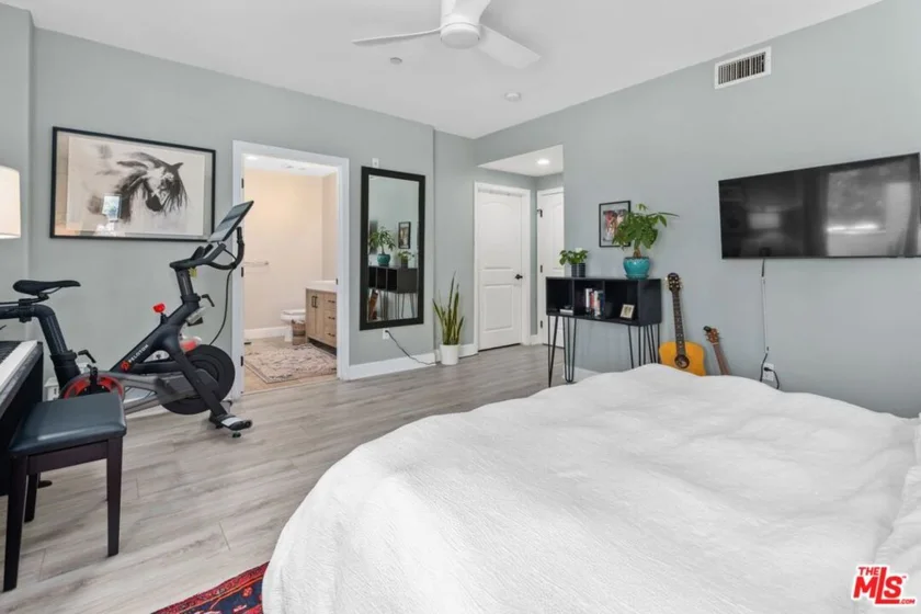 5037 Rosewood Avenue #101 photo 16