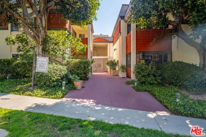 5674 Windsor Way #210 photo 28