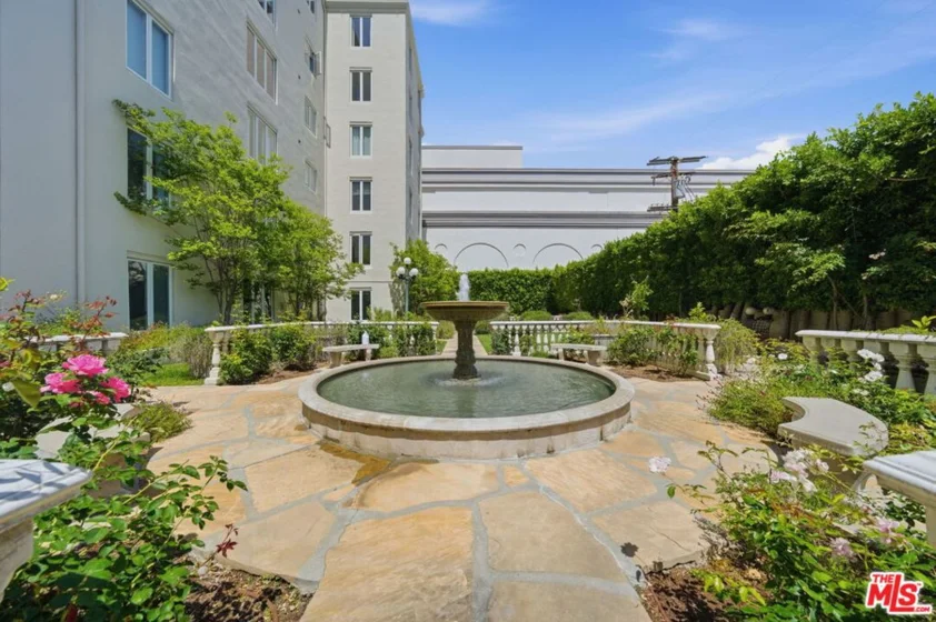 1424 N Crescent Heights Boulevard #49 photo 23