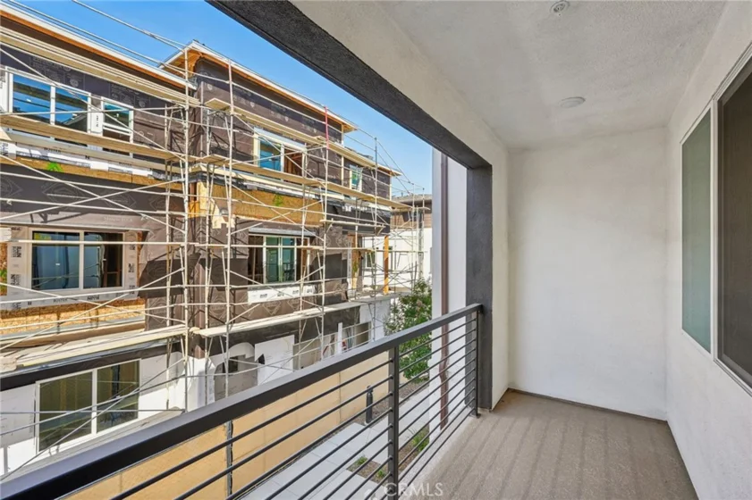 9542 Hannah Way photo 5