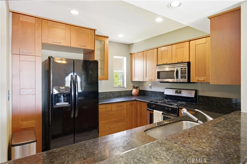 384 Redondo Avenue #401 photo 17
