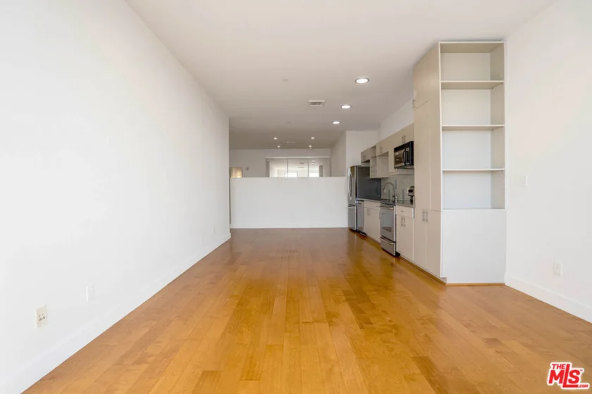 3810 Wilshire Boulevard #1911 photo 12