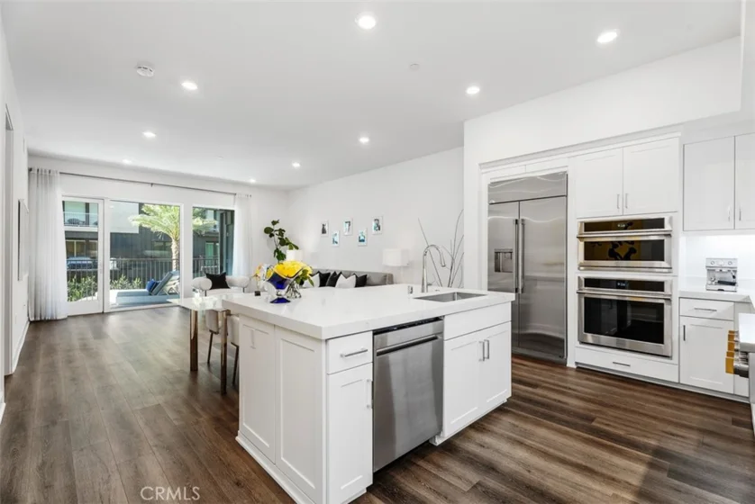 3305 Rivington photo 1