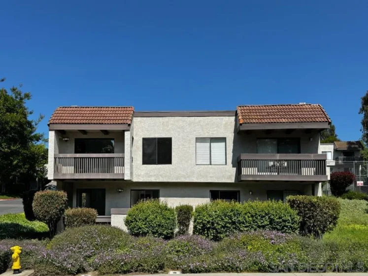6647 Reservoir Lane photo 1