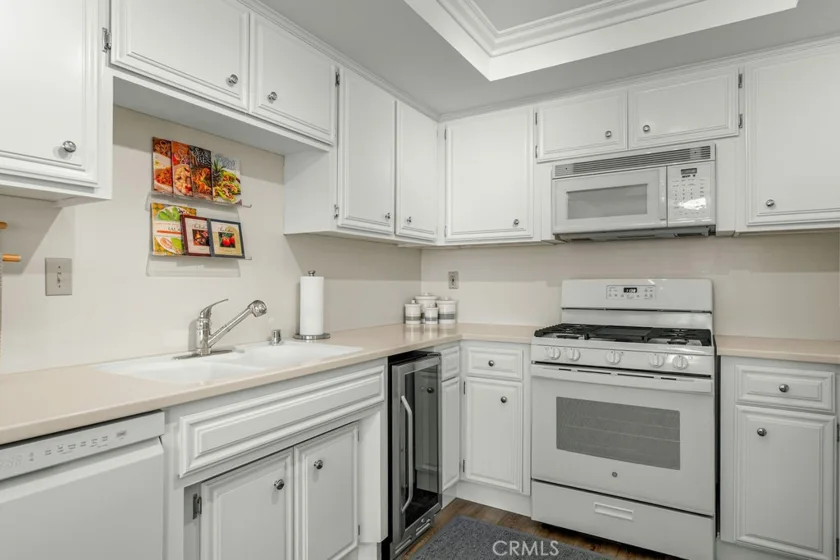 1110 W 10th Street #104 photo 20