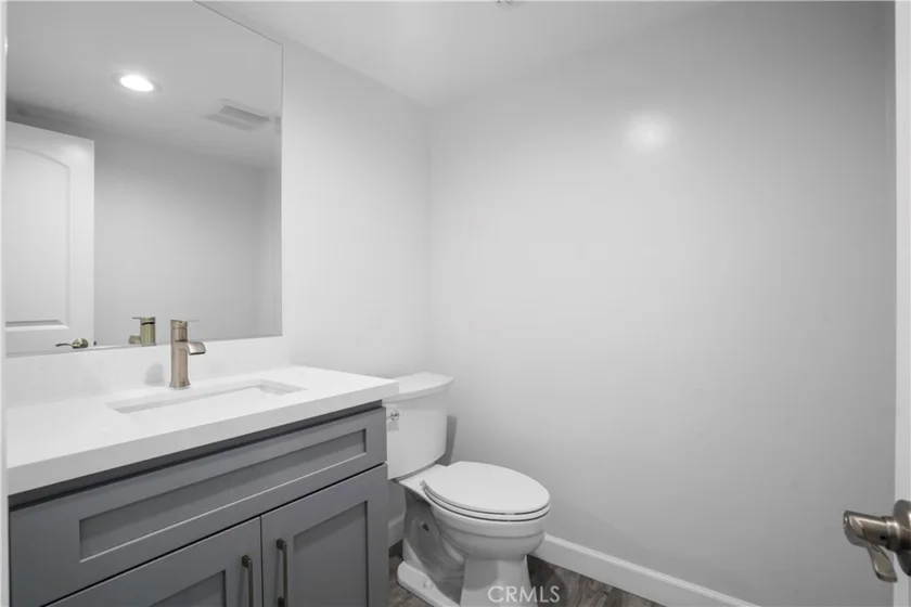 227 E Burbank #C photo 17