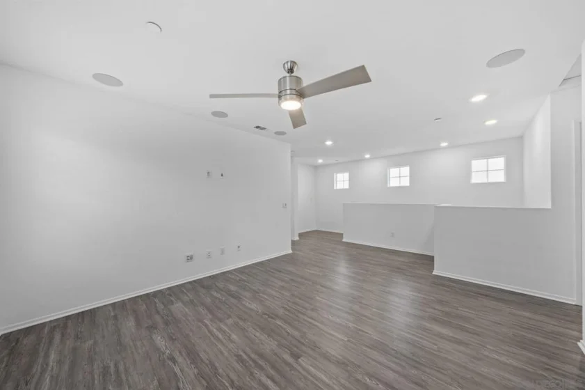 41917 Zafra Street photo 31