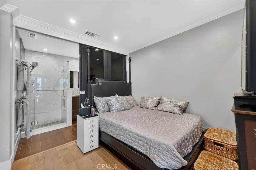 5201 S S Marina Pacifica Drive photo 12