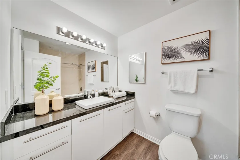 230 S Jackson #206 photo 6