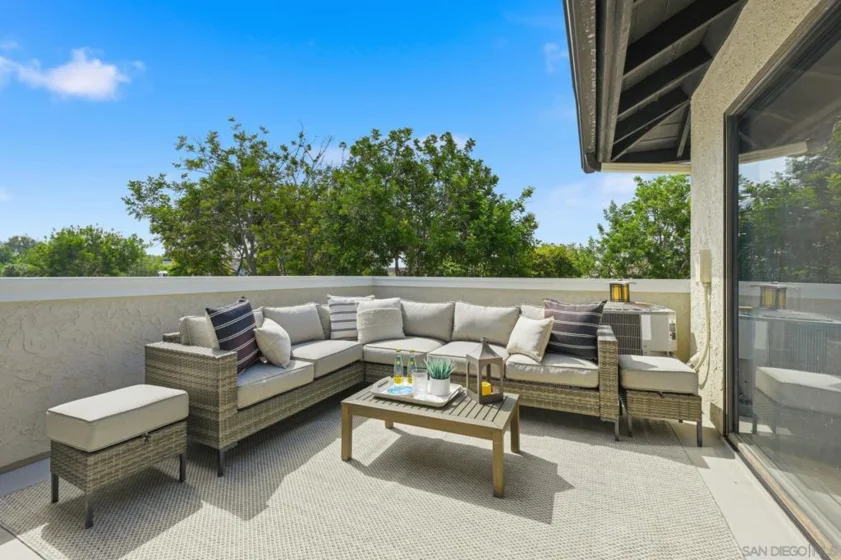 867 Hollyhock Court photo 2