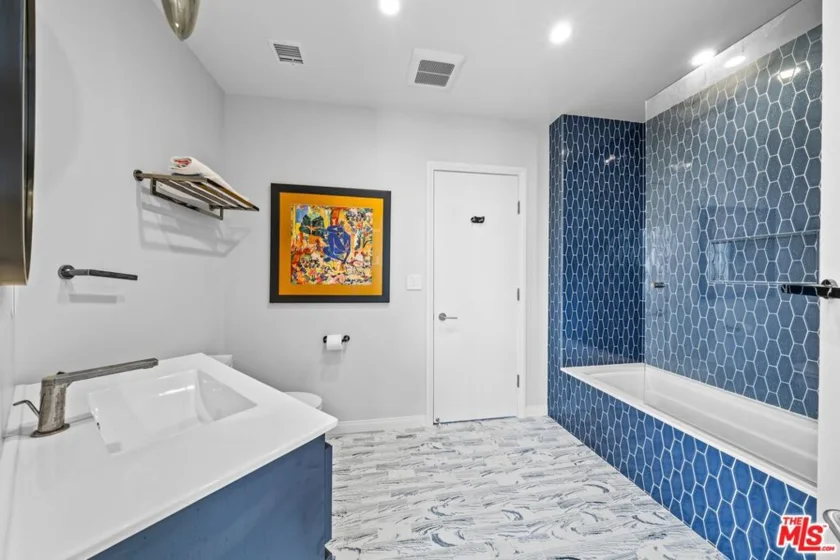 1100 Wilshire Boulevard #3208 photo 16
