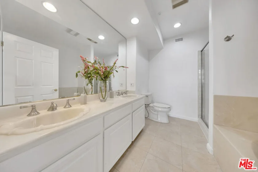 1872 Midvale Avenue #205 photo 25