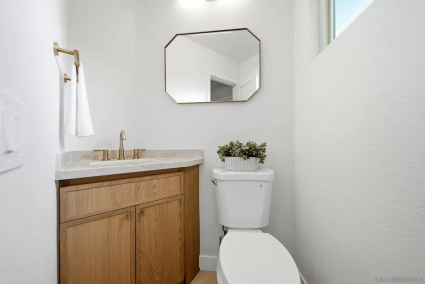 4751 Lamont Street photo 13
