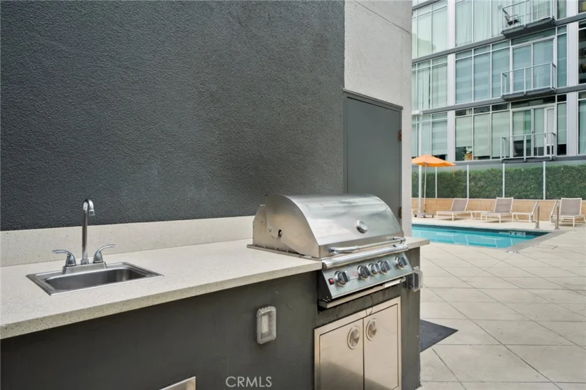 645 W 9th Street #424 photo 16