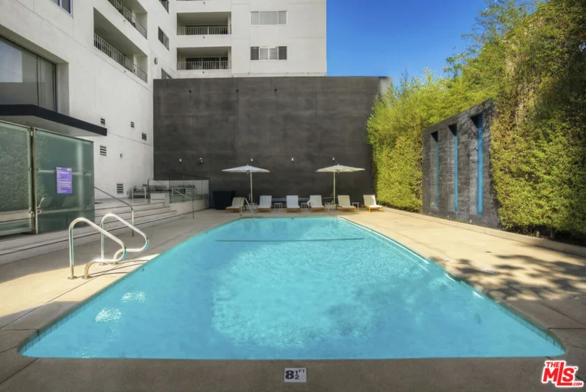 838 N Doheny Drive #302 photo 13