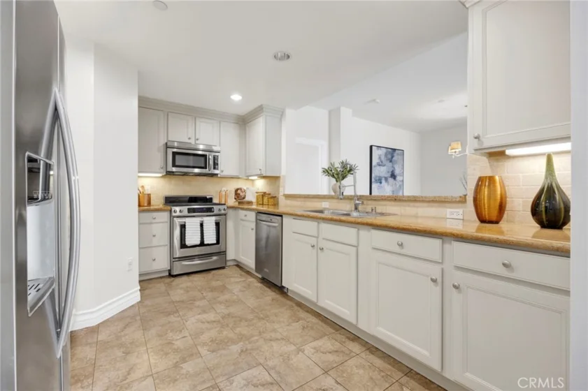 1726 S Bentley Avenue #403 photo 13